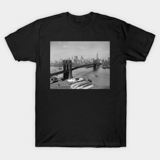 Brooklyn Bridge & New York Skyline, 1920. Vintage Photo T-Shirt